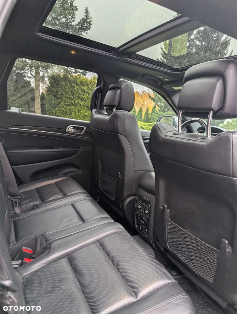 Jeep Grand Cherokee - 23