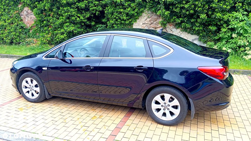 Opel Astra 1.6 Executive EU6 - 6