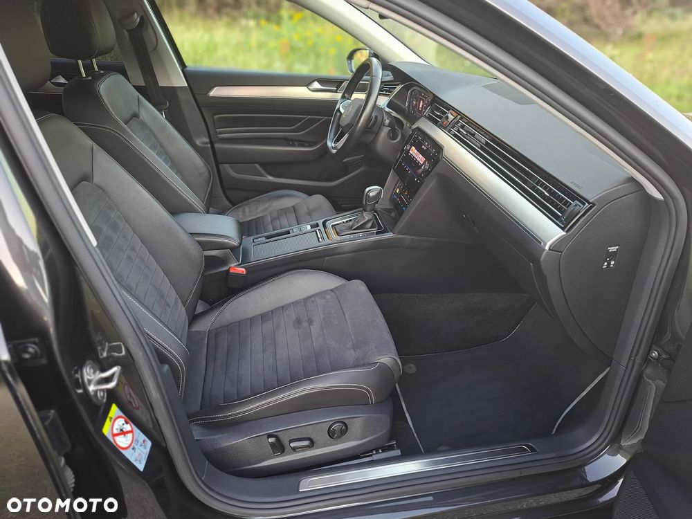 Volkswagen Passat 2.0 TDI Elegance DSG - 19