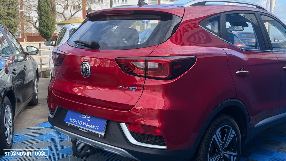 MG ZS Luxury - 2