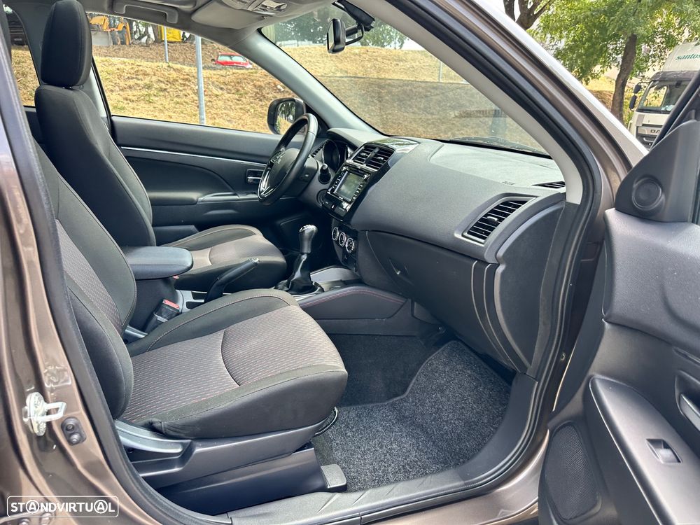 Mitsubishi ASX 1.6 MIVEC Intense - 40