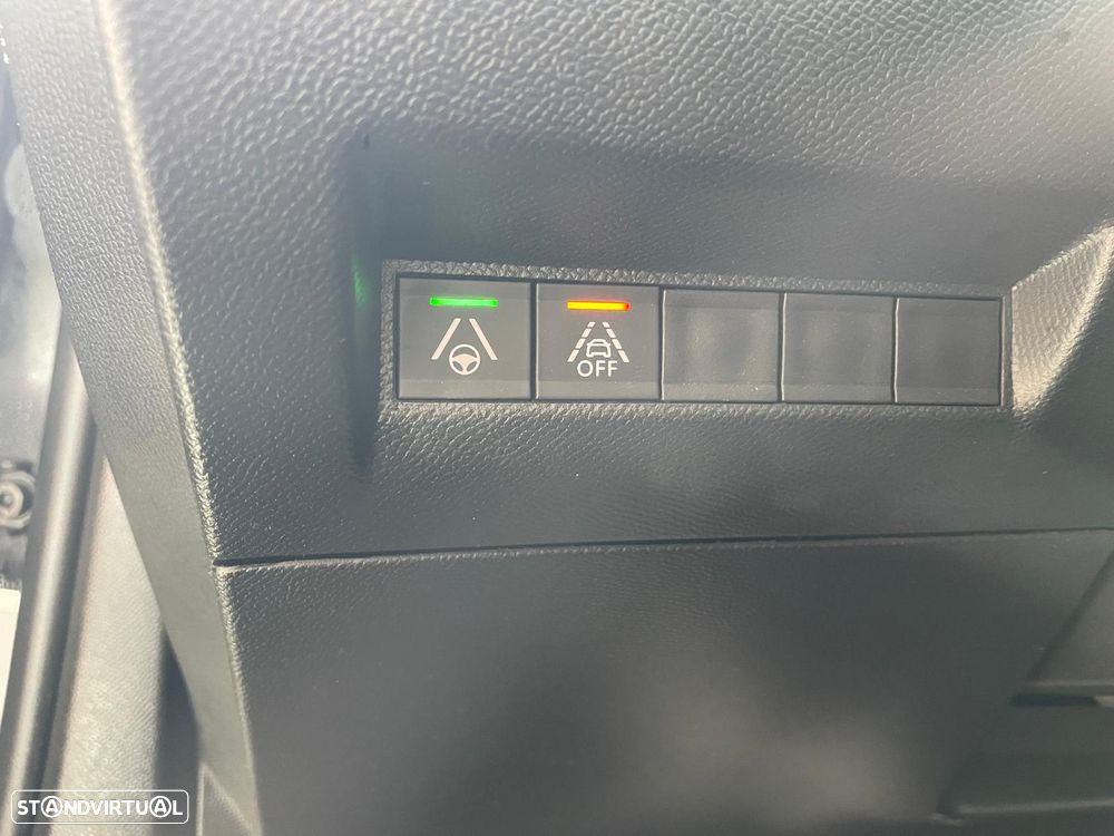 Peugeot 2008 1.2 PureTech GT Pack EAT8 - 23