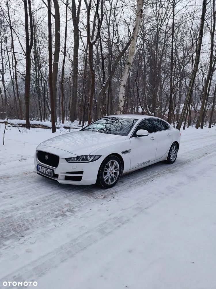Jaguar XE 2.0 D Prestige - 1