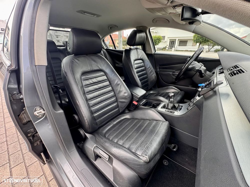 VW Passat 2.0 TDI Highline - 16