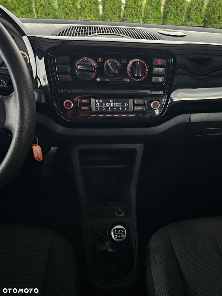 Volkswagen up! - 16