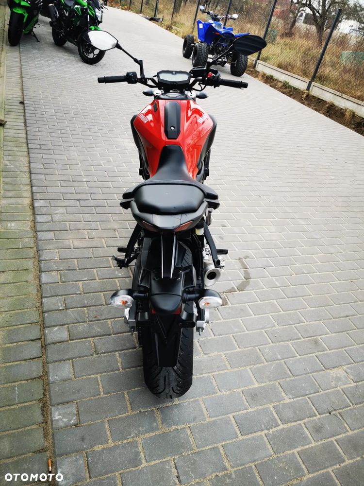 Yamaha MT - 28