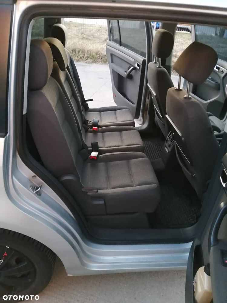 Volkswagen Touran 1.9 TDI Highline - 7