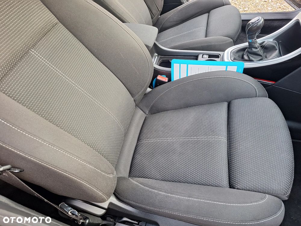 Opel Astra 1.4 Turbo Cosmo - 25