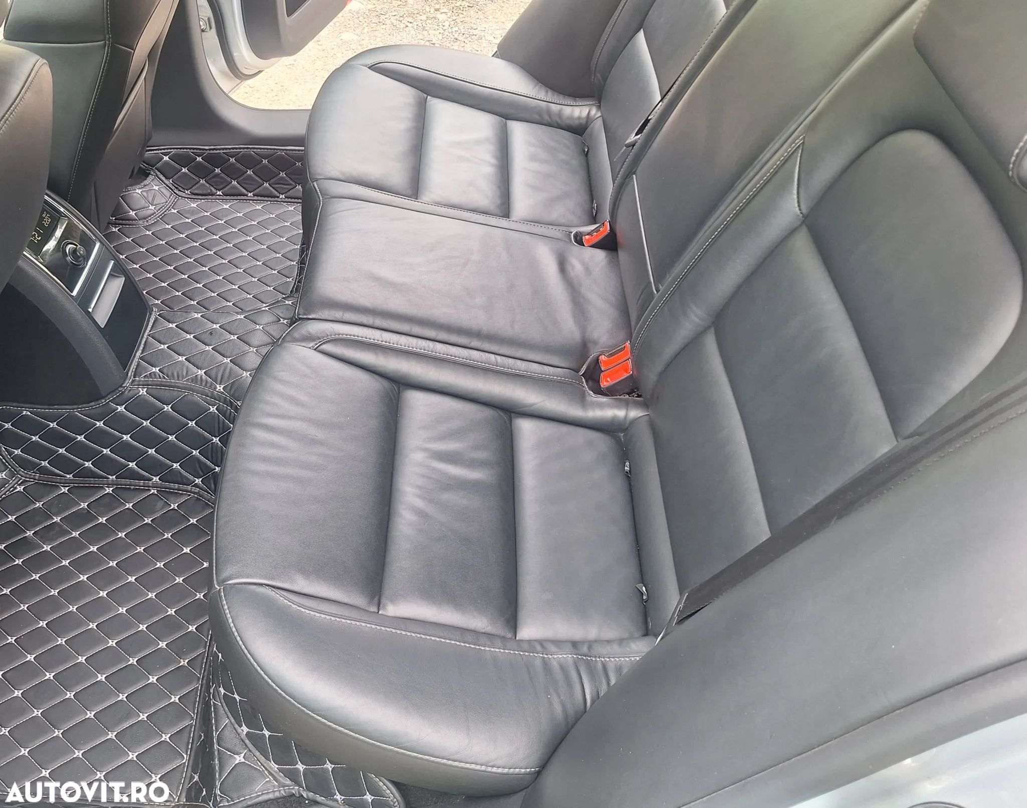 Skoda Superb 2.0 TDI DSG Ambition - 11