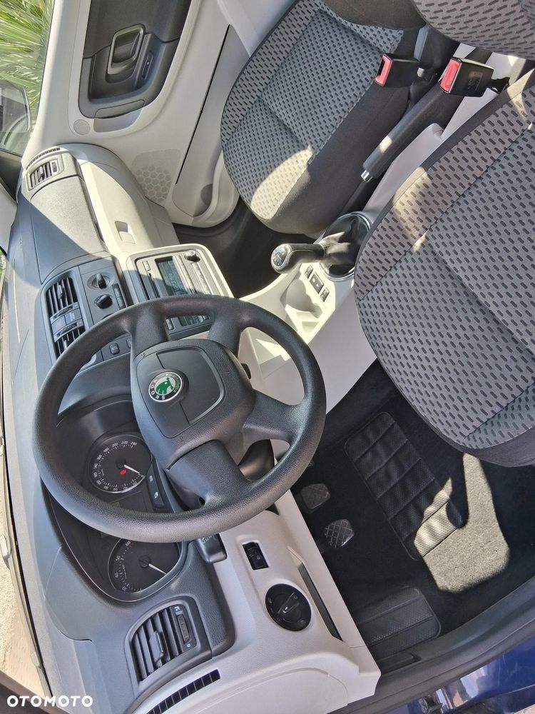 Skoda Fabia 1.2 HTP Ambiente - 14