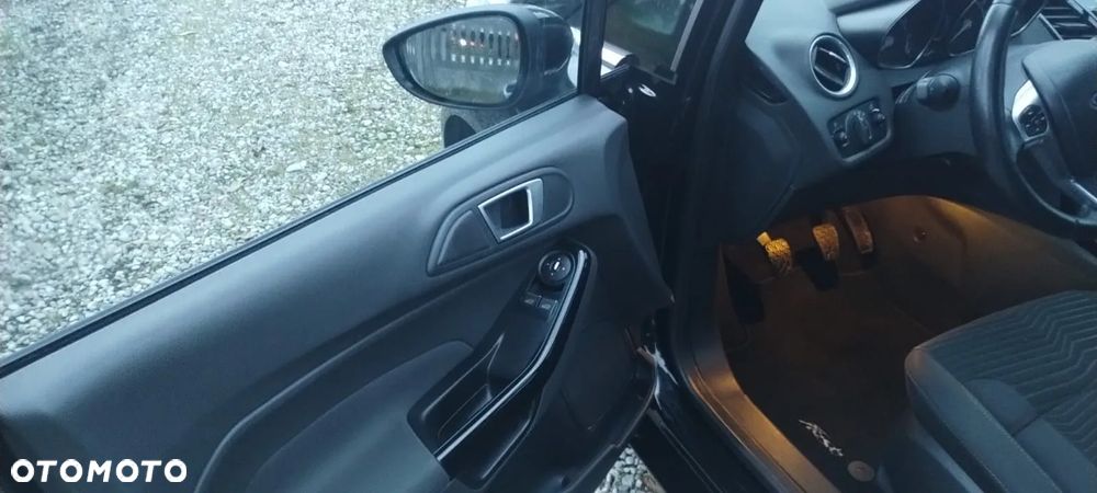 Ford Fiesta - 16