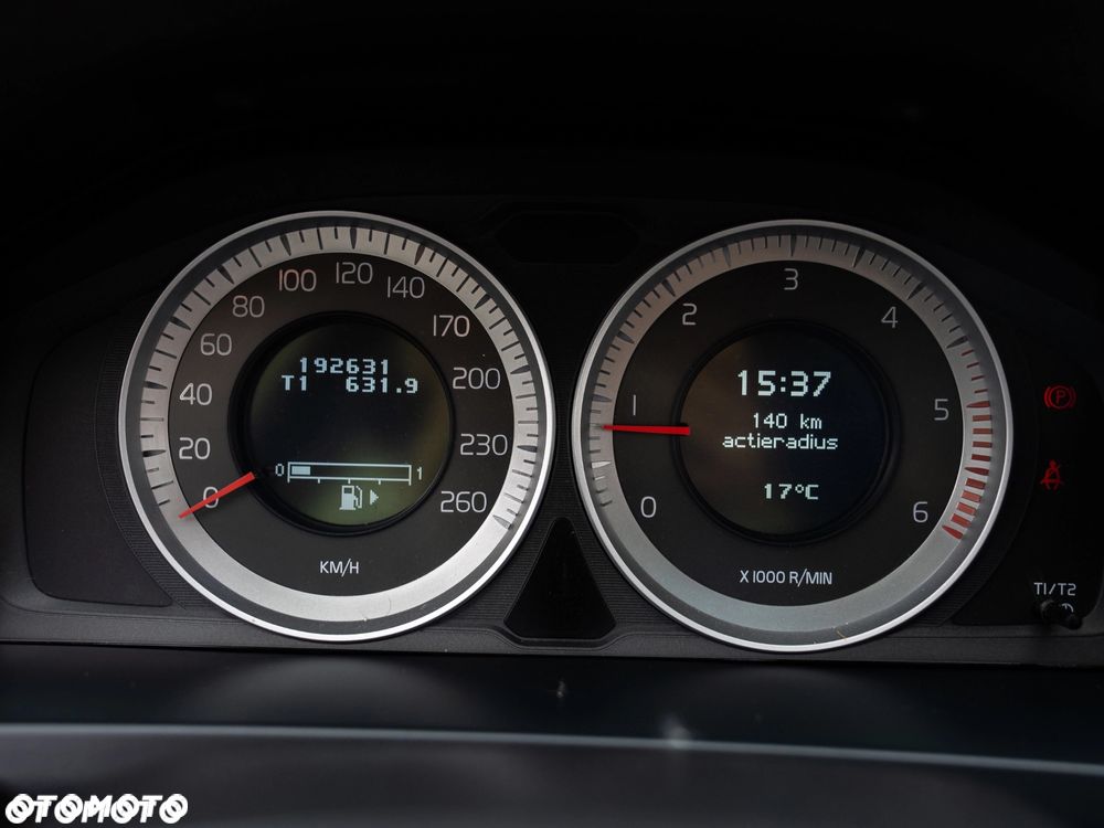 Volvo V60 D4 Momentum - 34