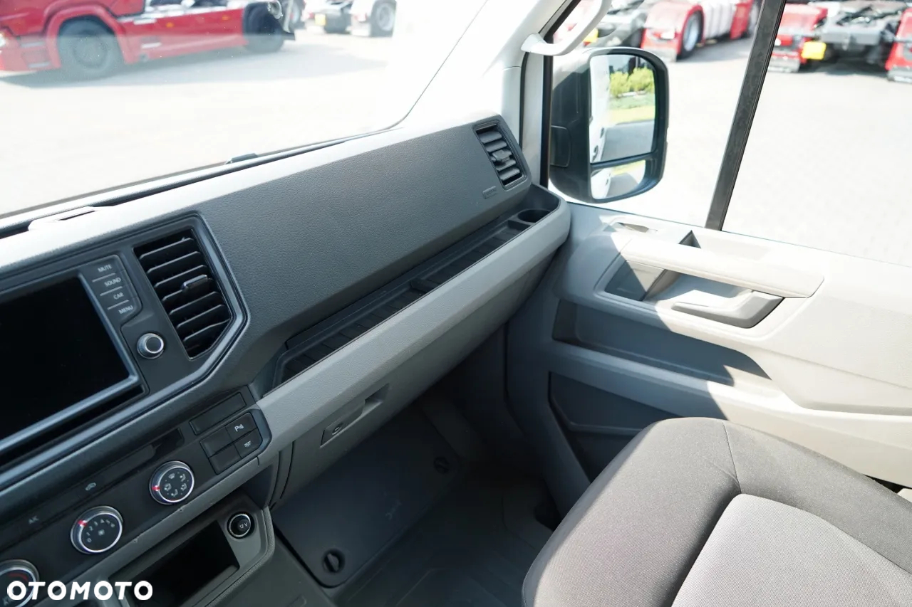 Volkswagen CRAFTER / 2.0 D / FURGON BLASZAK / DMC: 3500 KG / 2018 ROK / SPROWADZONY / PO KONTRAKCIE SERWISOWYM - 30