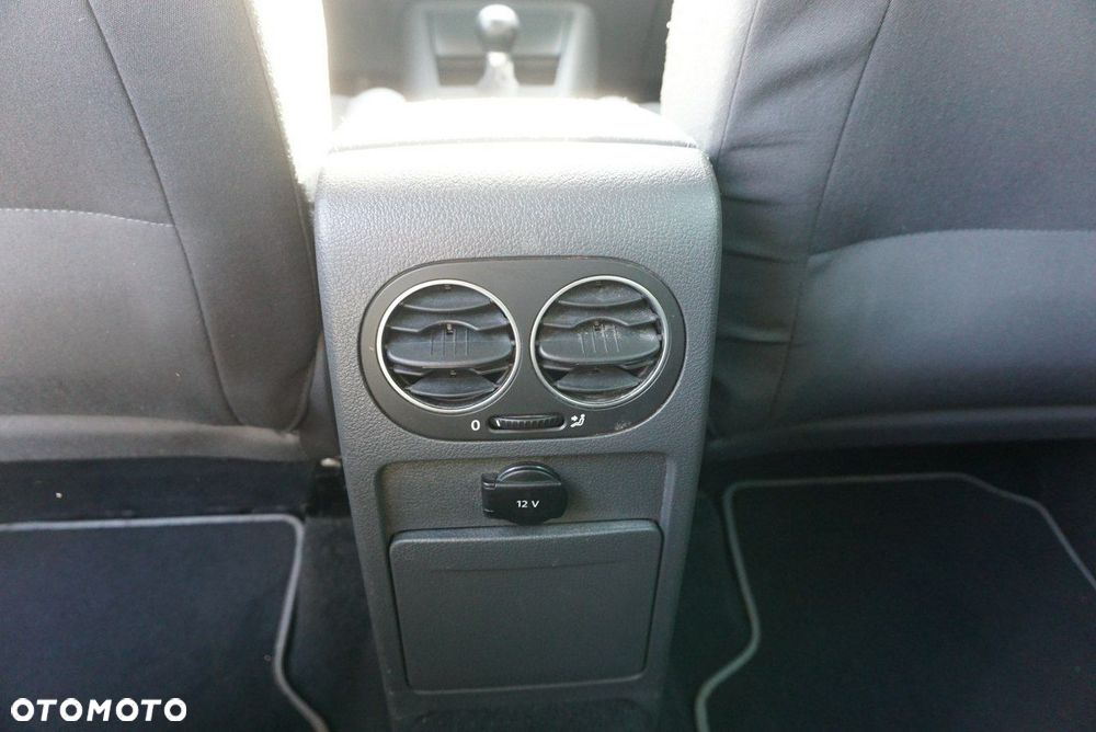 Volkswagen Golf Plus - 12