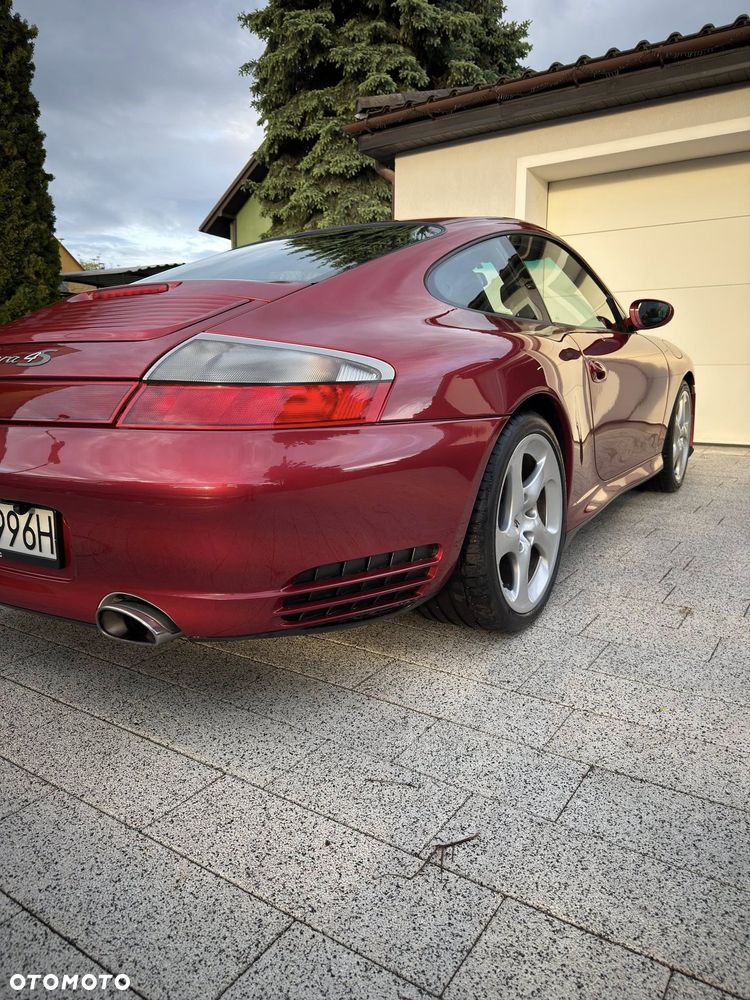 Porsche 911 Carrera 4S - 8