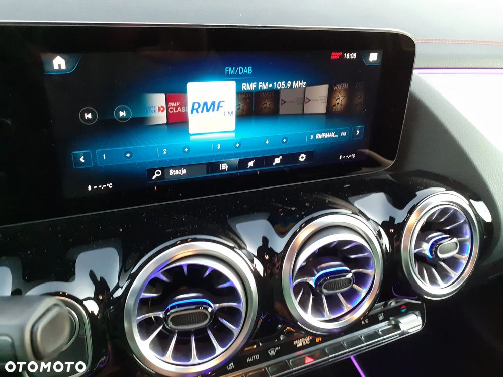 Mercedes-Benz EQA 300 66.5kWh 4-Matic AMG Line - 32