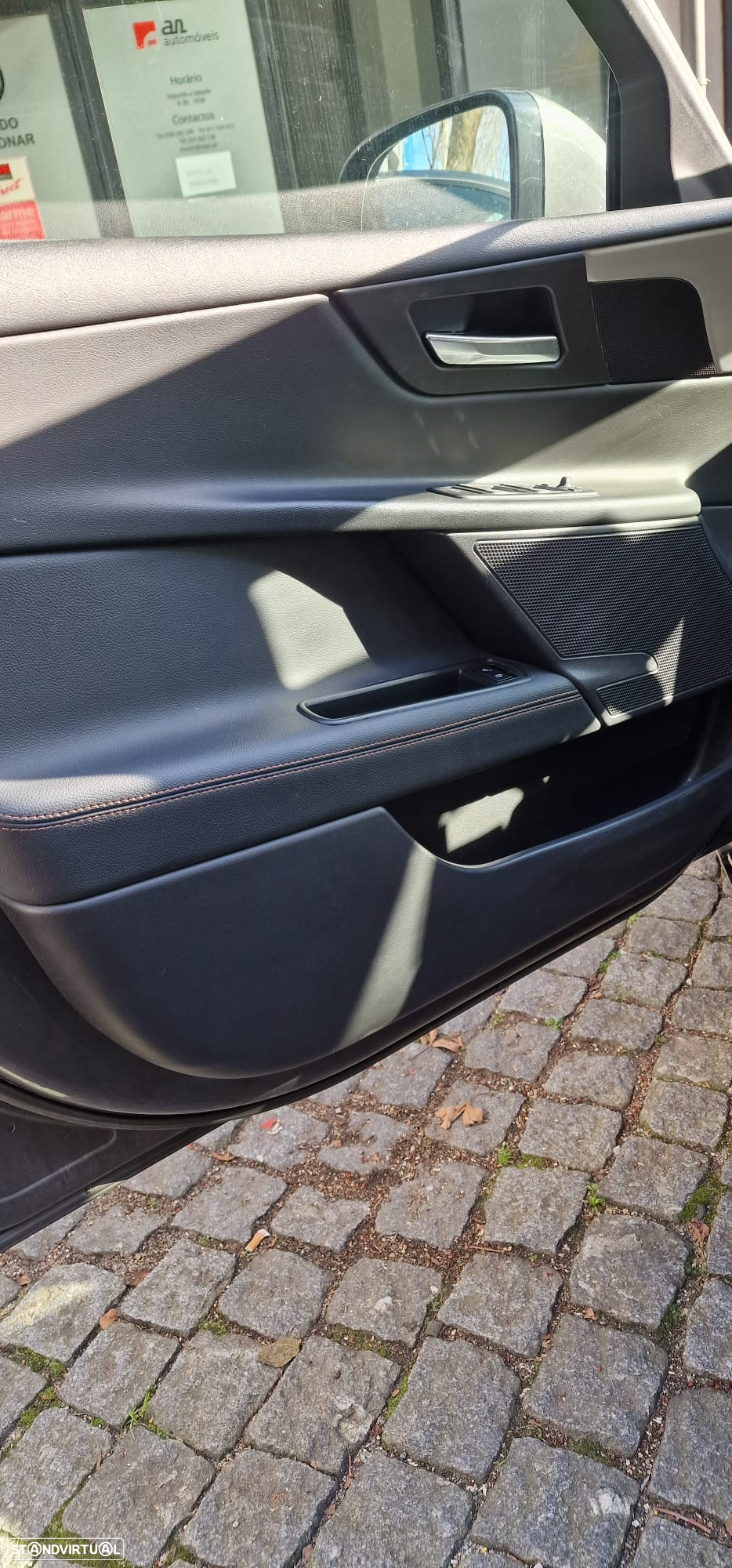 Jaguar XE - 22