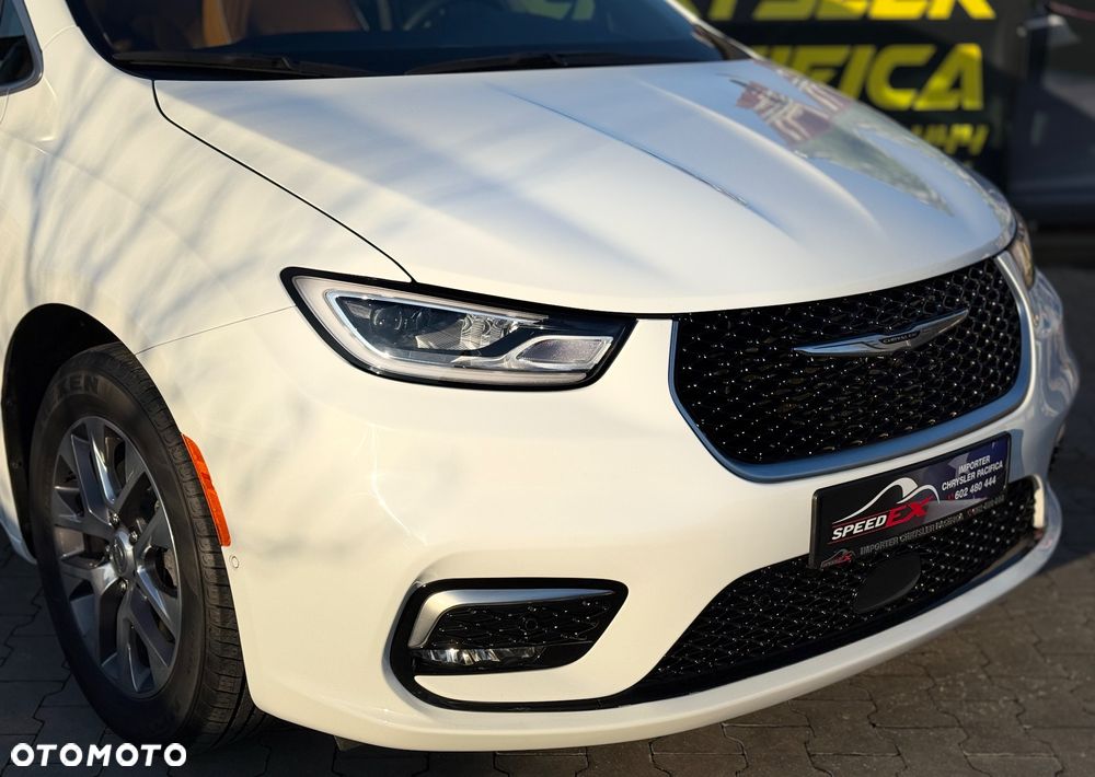 Chrysler Pacifica - 3