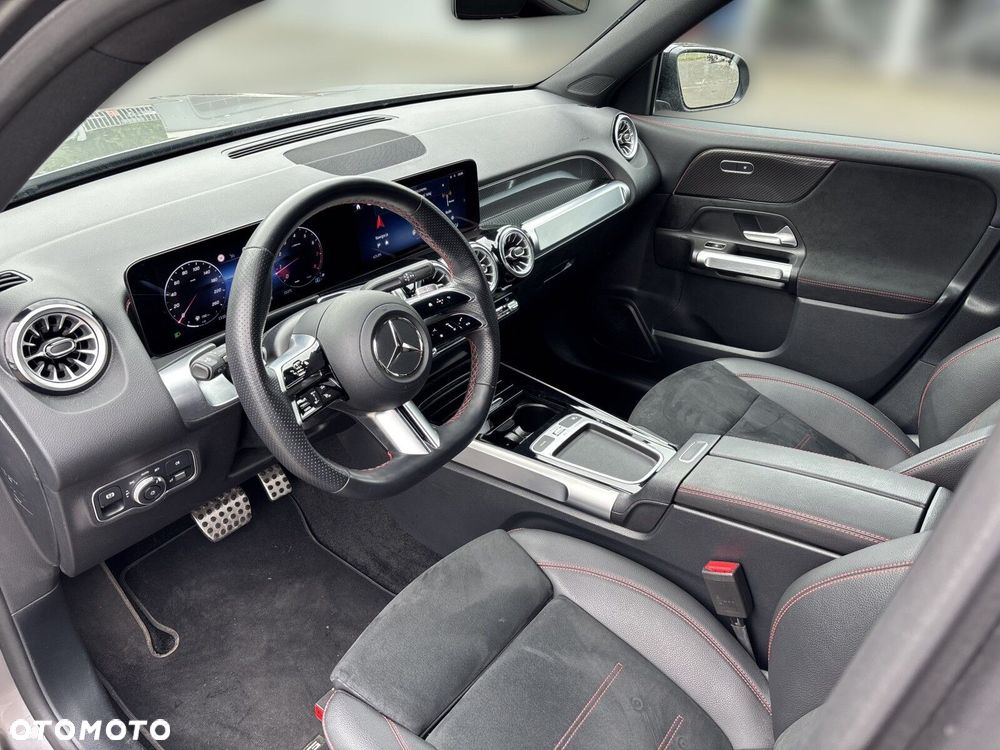 Mercedes-Benz GLB - 13