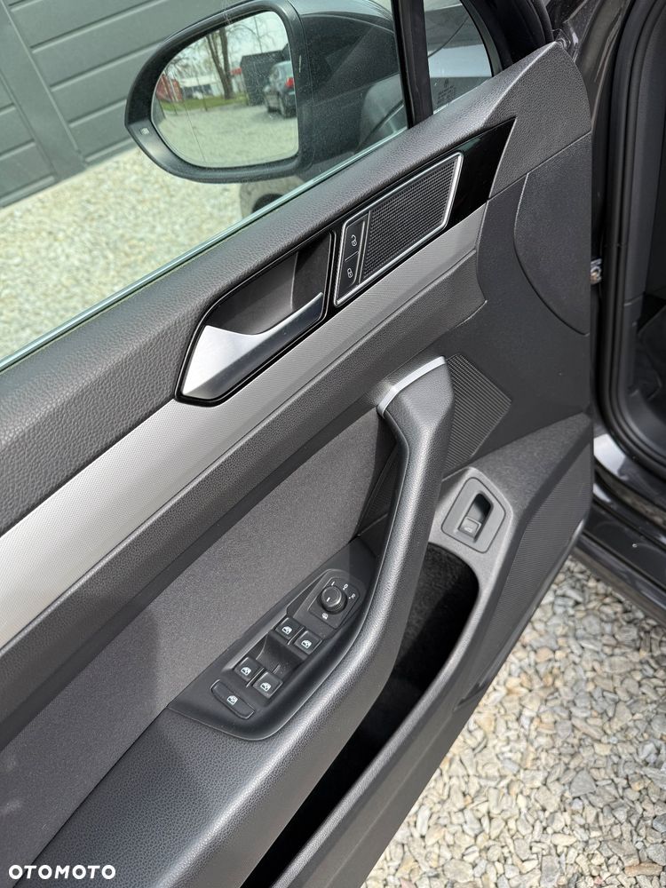 Volkswagen Passat - 14