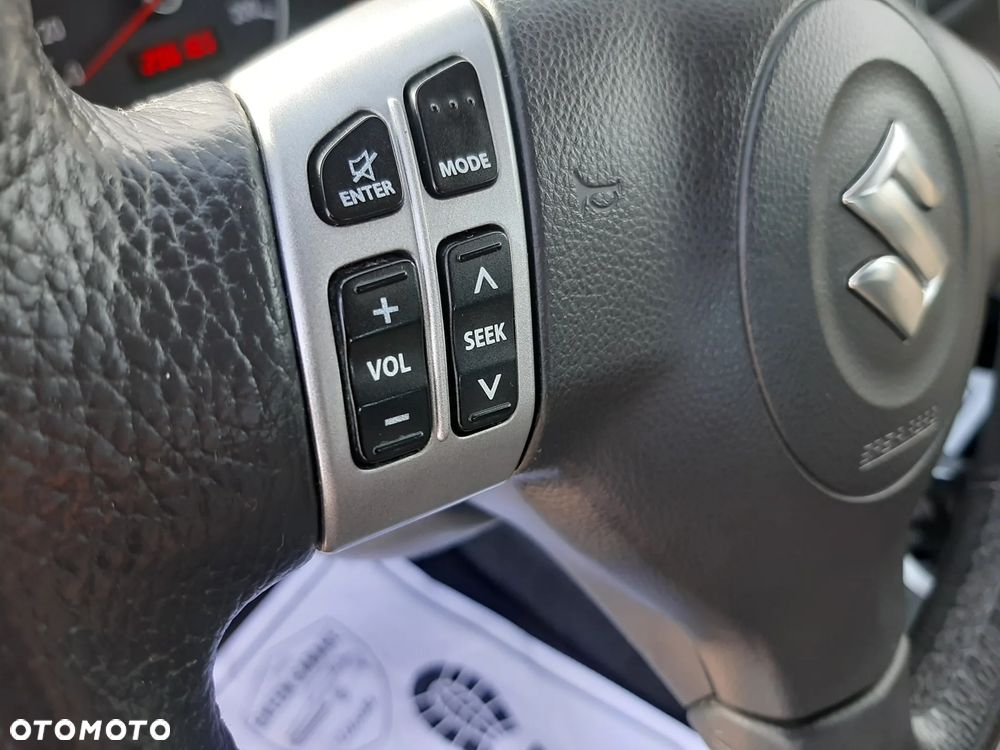 Suzuki SX4 1.5 Streetline 4x2 Classic - 23