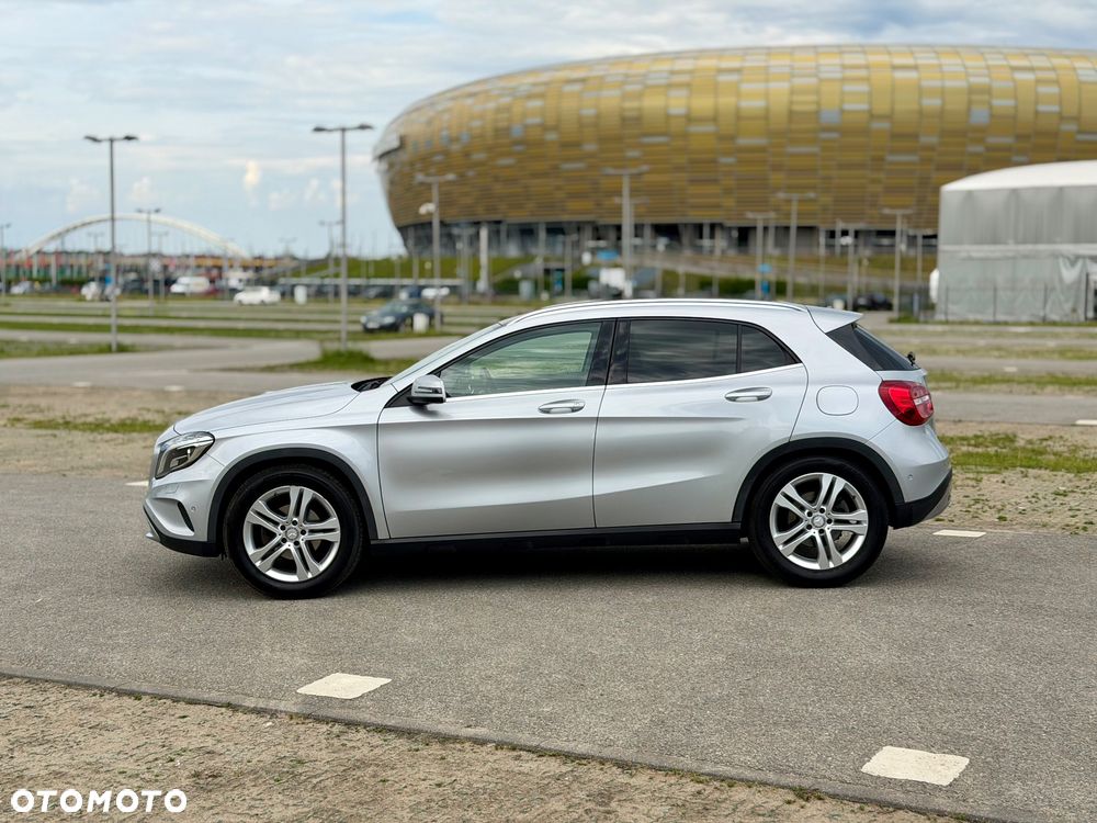Mercedes-Benz GLA 200 7G-DCT Urban - 5