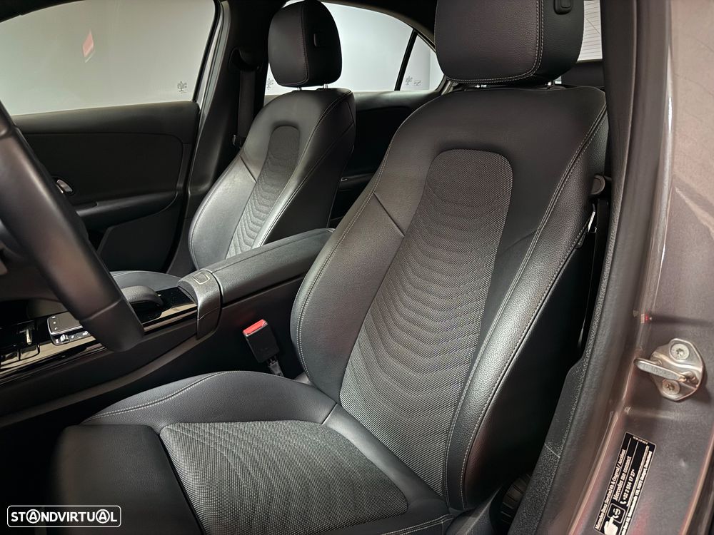 Mercedes-Benz A 250 Limousine e 8G-DCT AMG Line - 12