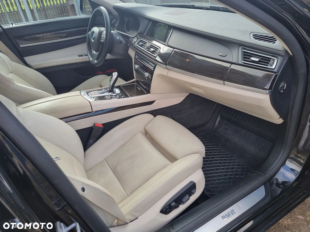BMW Seria 7 740d xDrive - 30