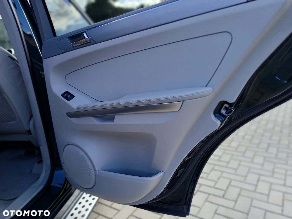 Mercedes-Benz ML 320 CDI 4-Matic - 11