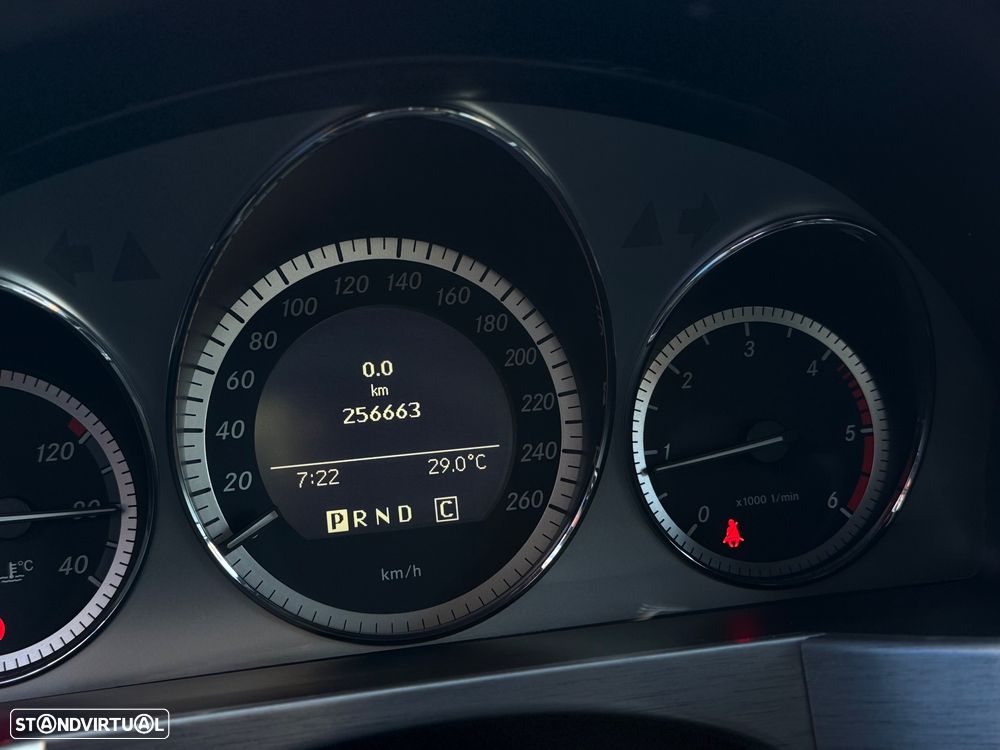 Mercedes-Benz GLK 220 CDI DPF BlueEFFICIENCY 7G-TRONIC SPORT EDITION - 16