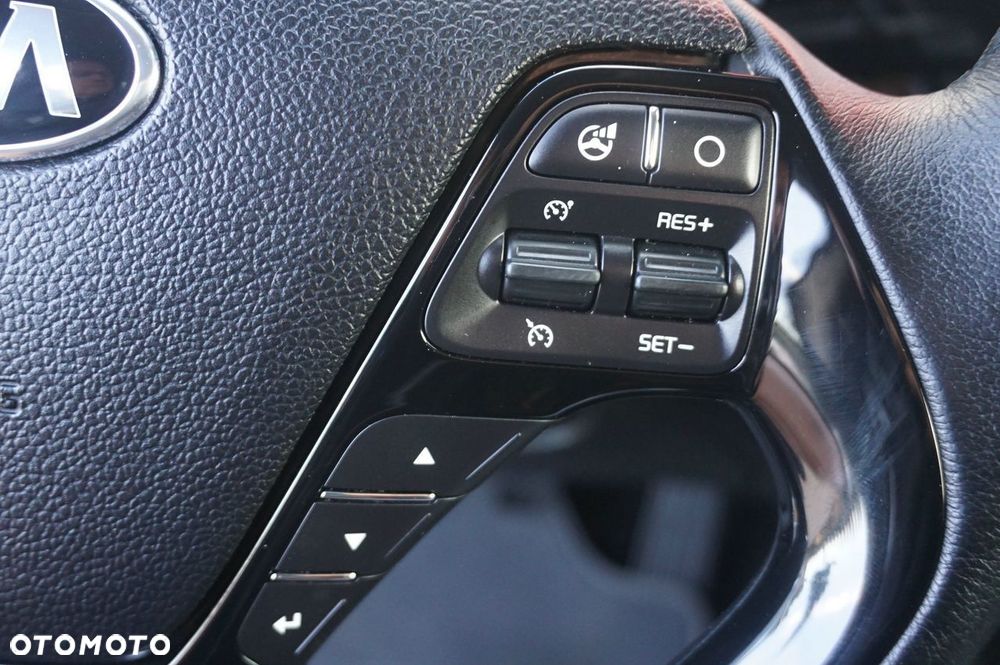 Kia Ceed 1.6 GDI Dream Team Edition - 11