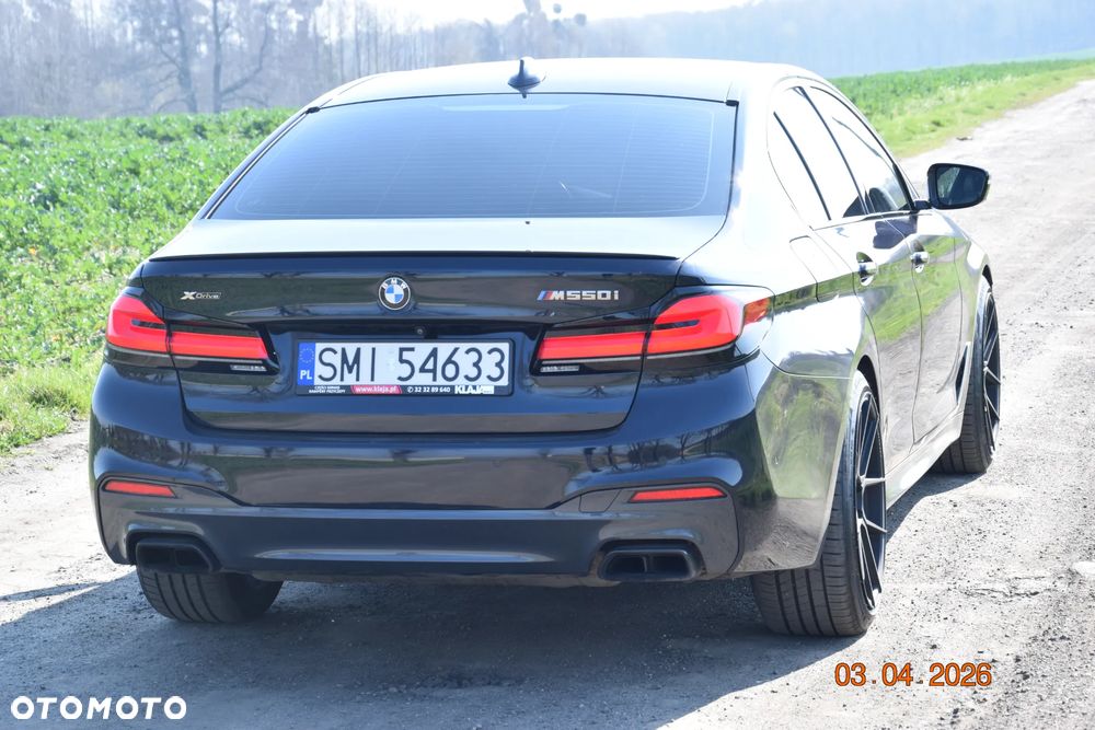 BMW Seria 5 M550i xDrive sport - 27