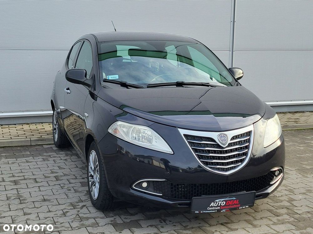 Lancia Ypsilon - 5