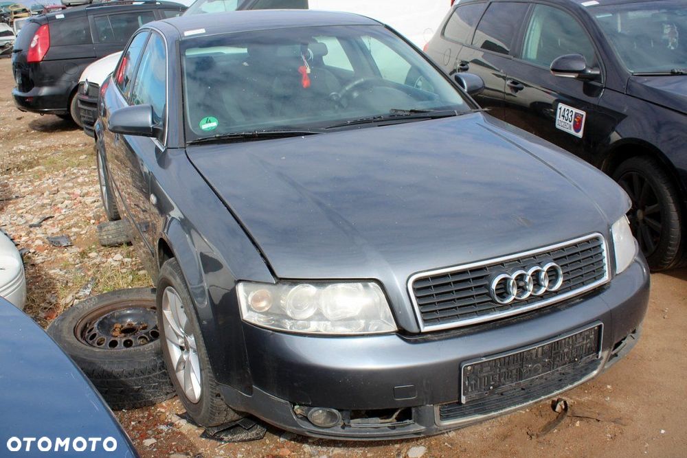 Audi A4 B6 2001 2.0i ALT Sedan (MASKA, ZDERZAK, LAMPA, BŁOTNIK, DRZWI, SZYBA, FOTEL) - 2
