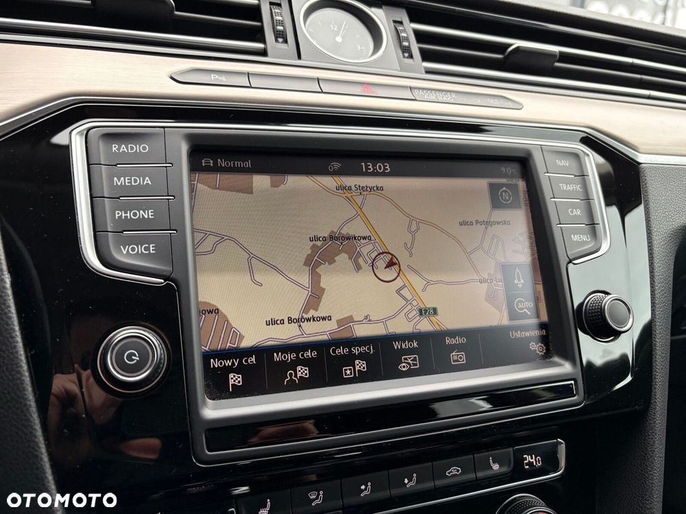 Volkswagen Passat - 34