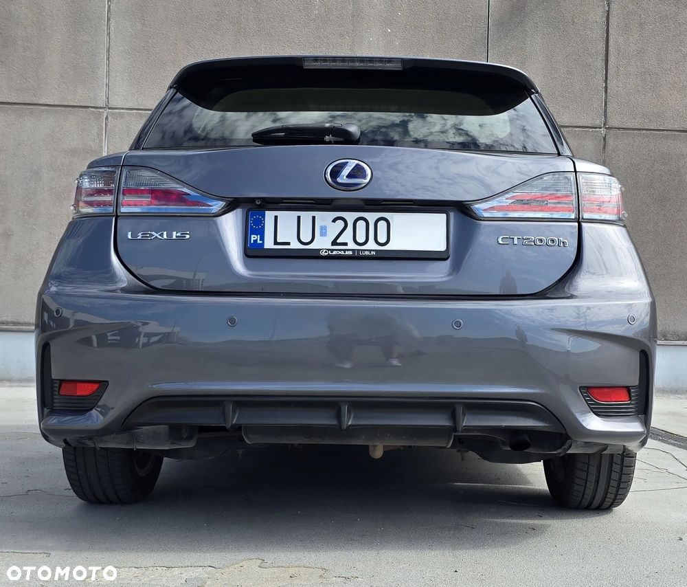 Lexus CT - 10