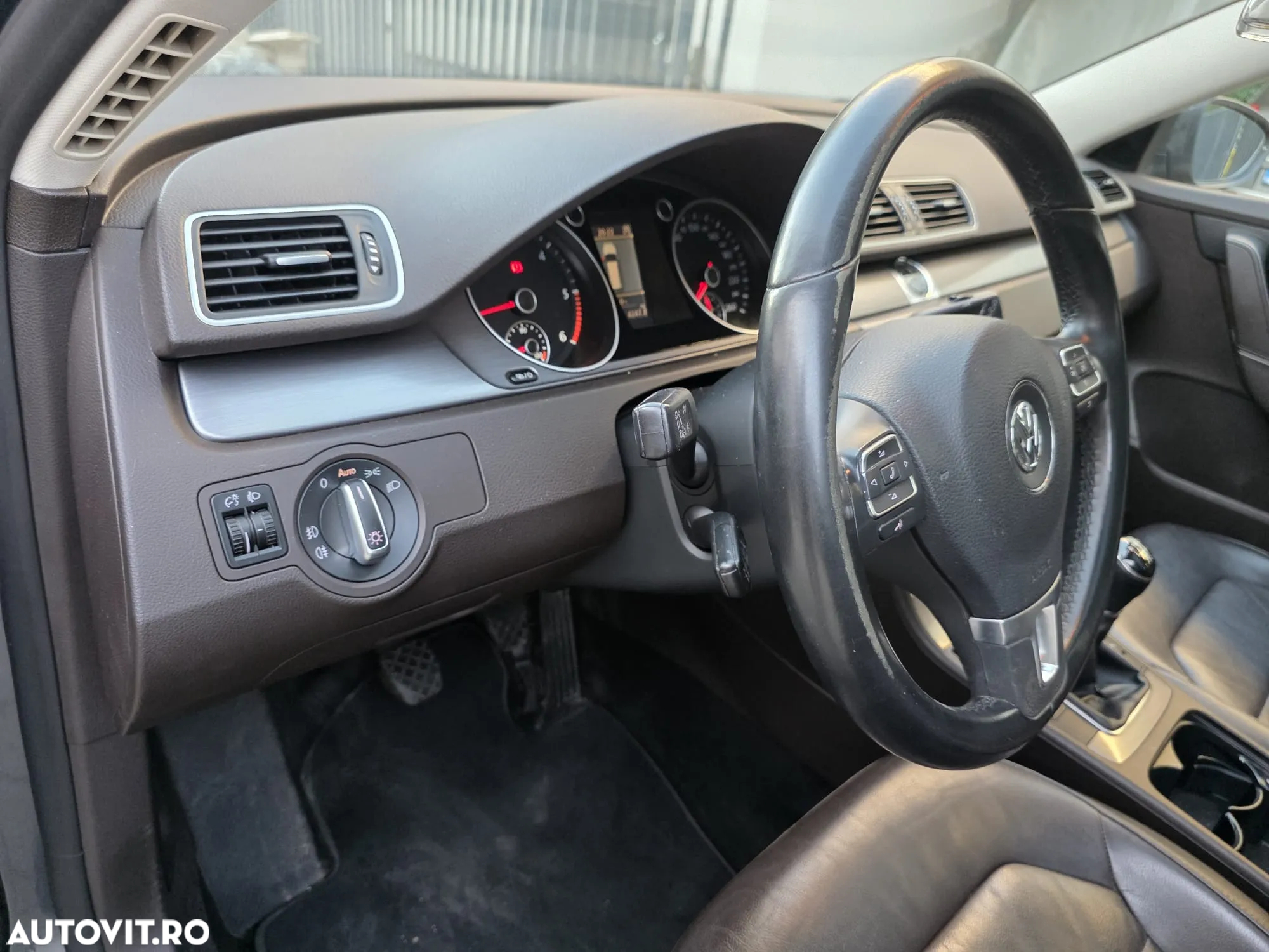Volkswagen Passat Variant 1.6 TDI BlueMotion Technology Highline - 11