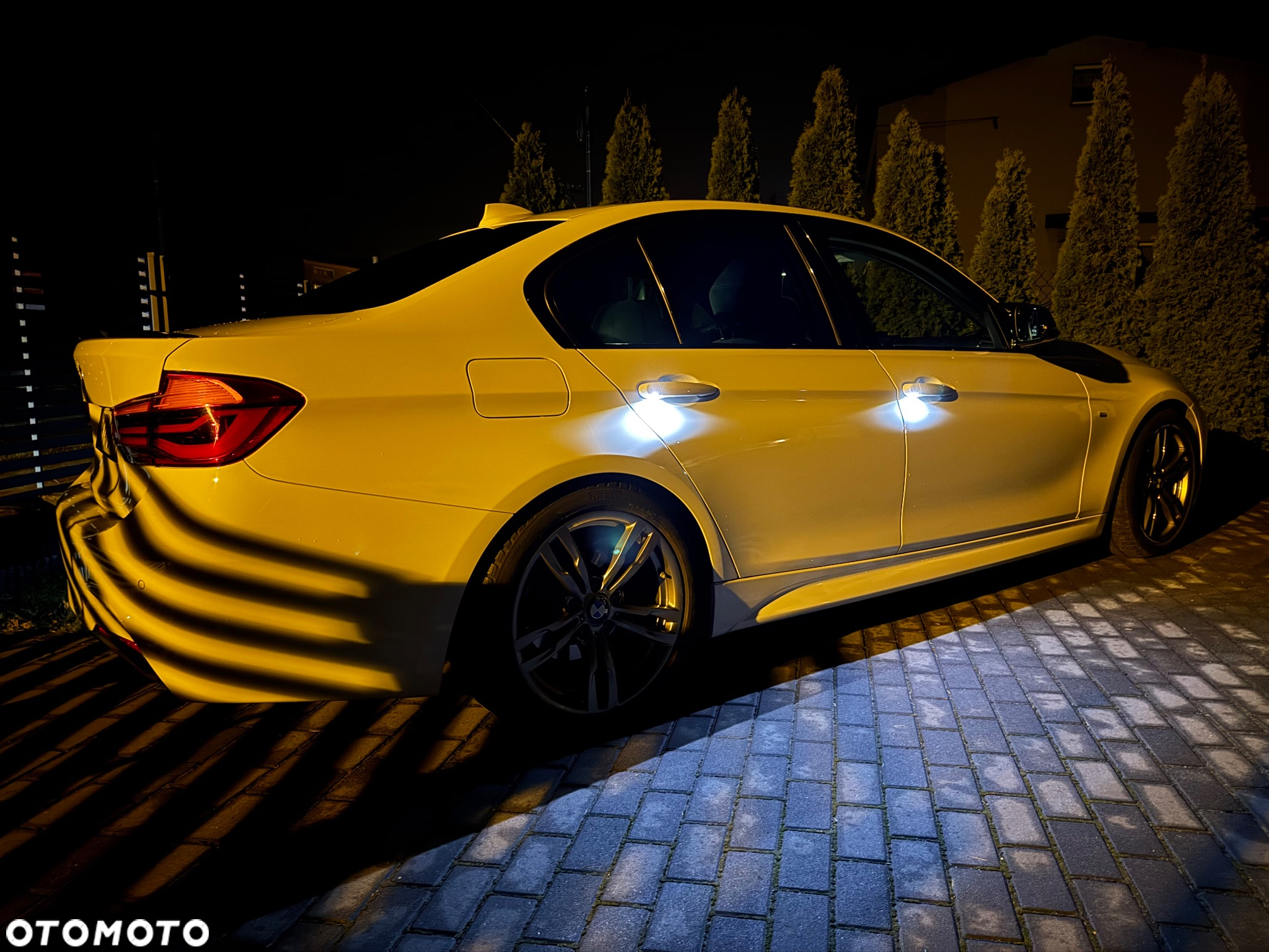 BMW Seria 3 320d xDrive M Sport Shadow - 13