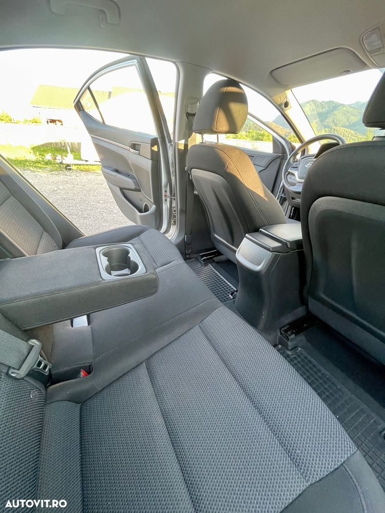 Hyundai Elantra 1.6 MPi Classic - 27