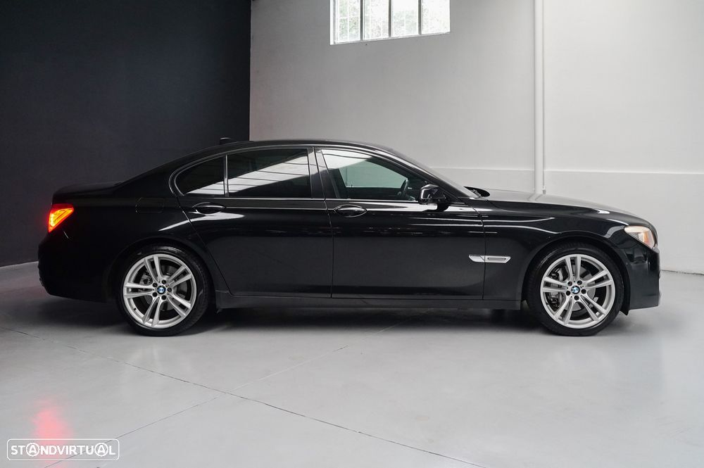 BMW 740 d Pack M - 9