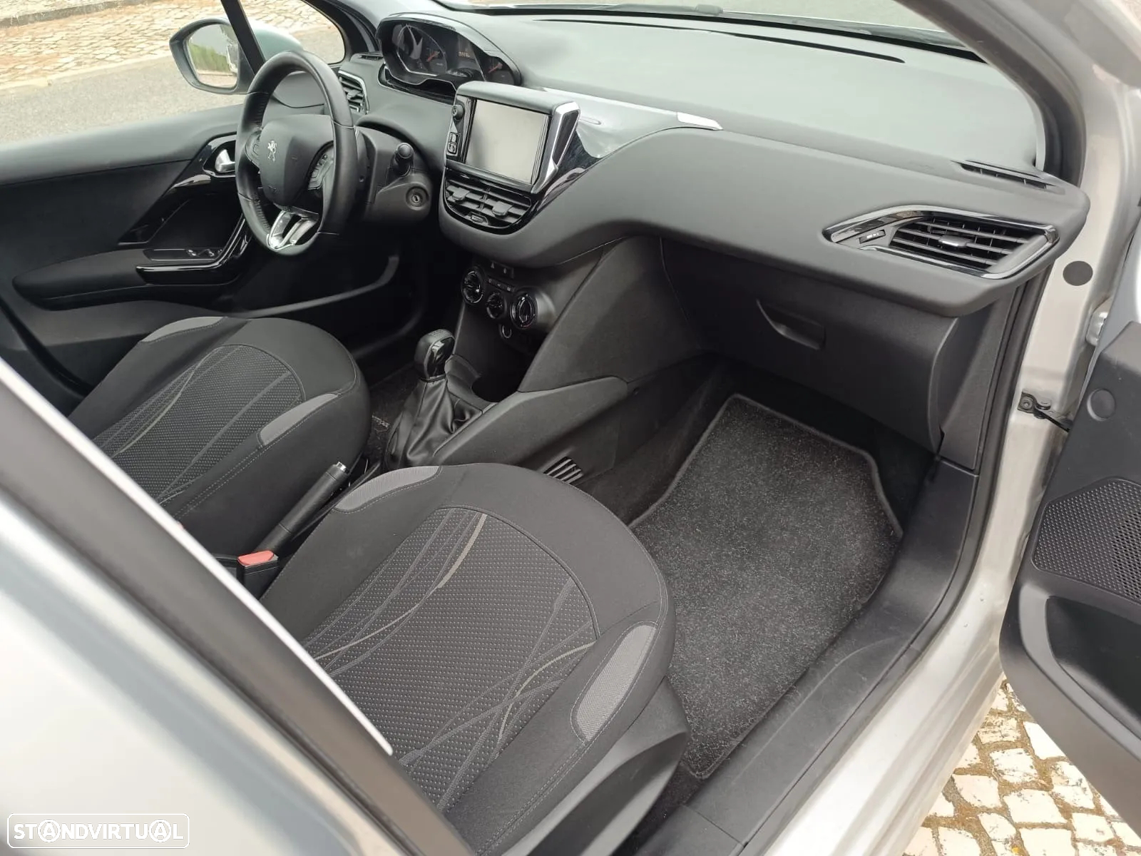 Peugeot 208 1.2 VTi Allure - 6