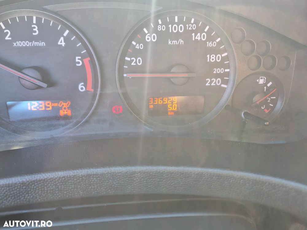 Nissan Navara 2.5 dCi DPF 4X4 Double Cab LE - 9