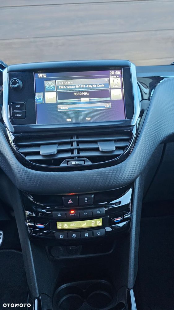 Peugeot 2008 1.2 Pure Tech GPF Crossway S&S - 16