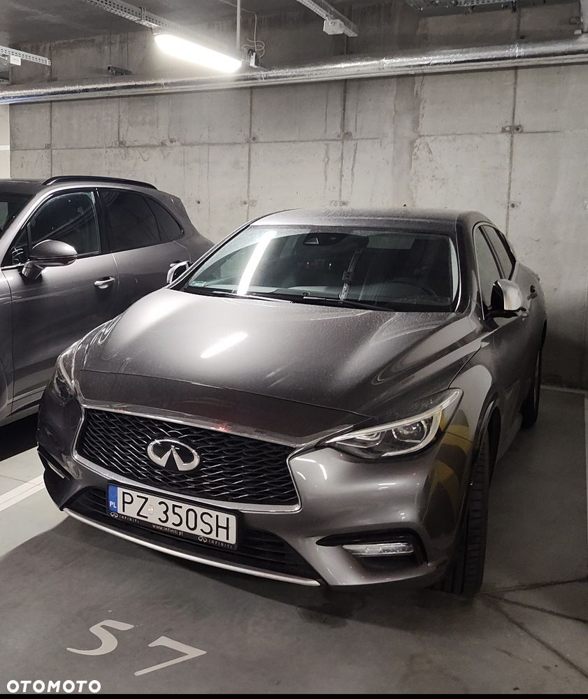 Infiniti Q30 - 3