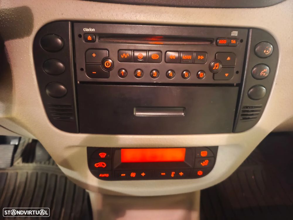 Citroën C3 1.4 HDi 16V Exclusive - 7