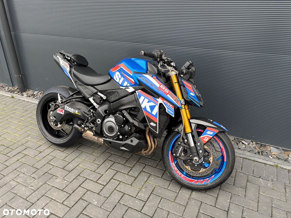 Suzuki GSX - 6