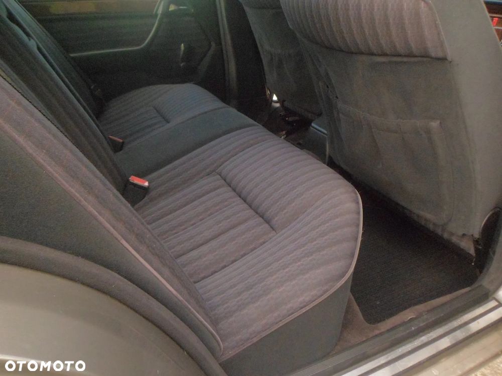 Mercedes-Benz W124 (1984-1993) - 22