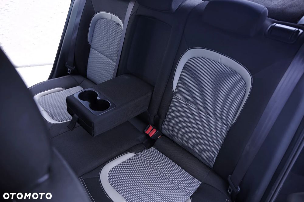 Kia Ceed 1.6 CRDi 128 ISG Spirit - 15