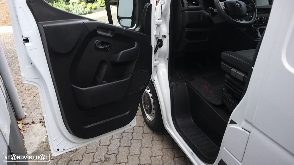 Renault Master 2.3 dCi 135 L3H2 plataforma - 9