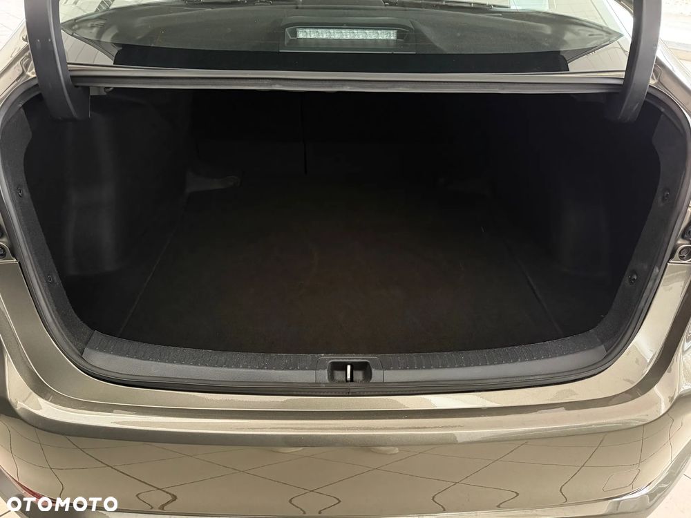 Toyota Corolla 1.5 Comfort - 12